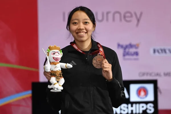 Kiria Tikanah wins bronze at the 2025 Asian Fencing Championships in Bali, Indonesia