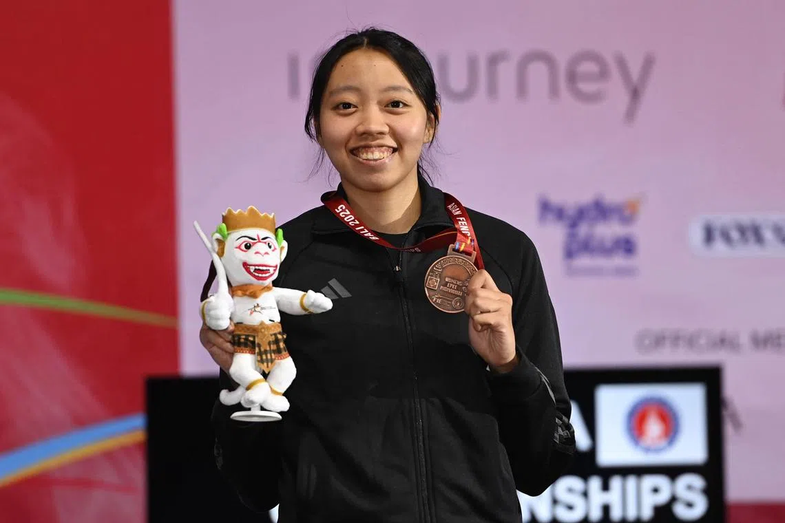 Kiria Tikanah wins bronze at the 2025 Asian Fencing Championships in Bali, Indonesia